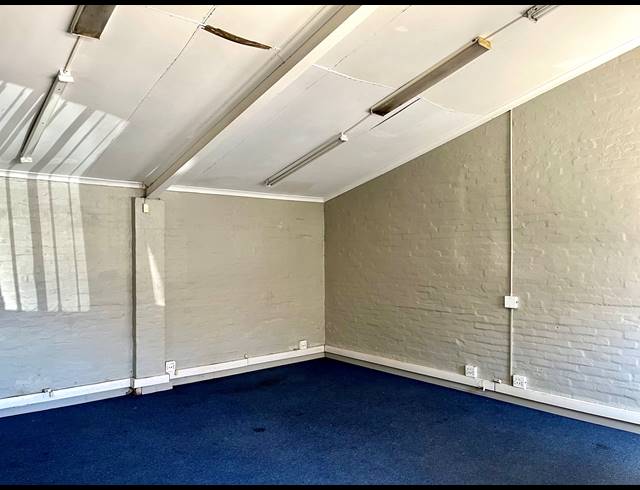 300M² BUILDING FOR SALE IN MILL PARK